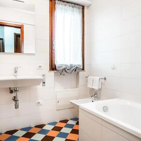 A 10 Minuti Dal Mare Apartment *